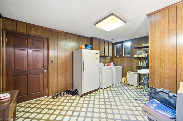 421 Flyntvalley Drive, Winston-salem, NC 27104