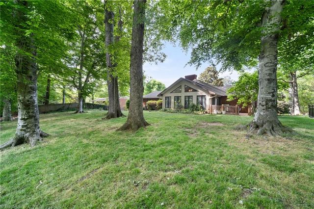421 Flyntvalley Drive, Winston-salem, NC 27104