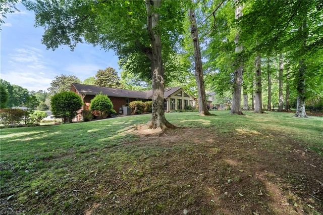 421 Flyntvalley Drive, Winston-salem, NC 27104