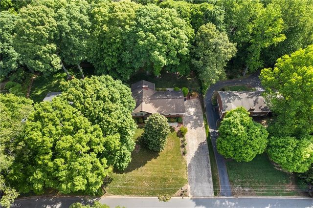 421 Flyntvalley Drive, Winston-salem, NC 27104
