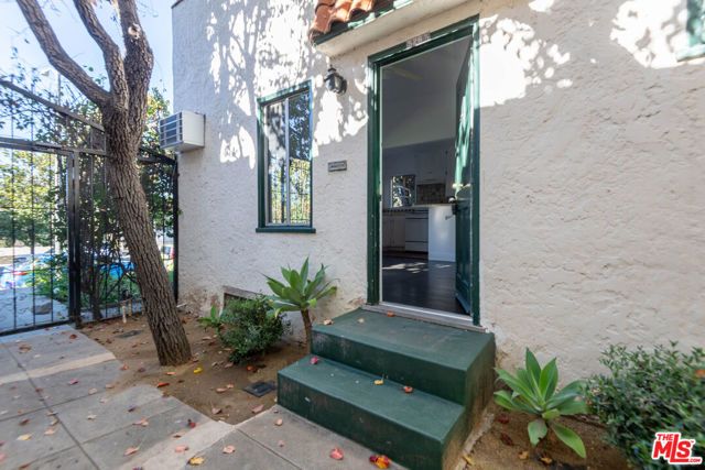 522 N Alta Vista Boulevard, Los Angeles, CA 90036