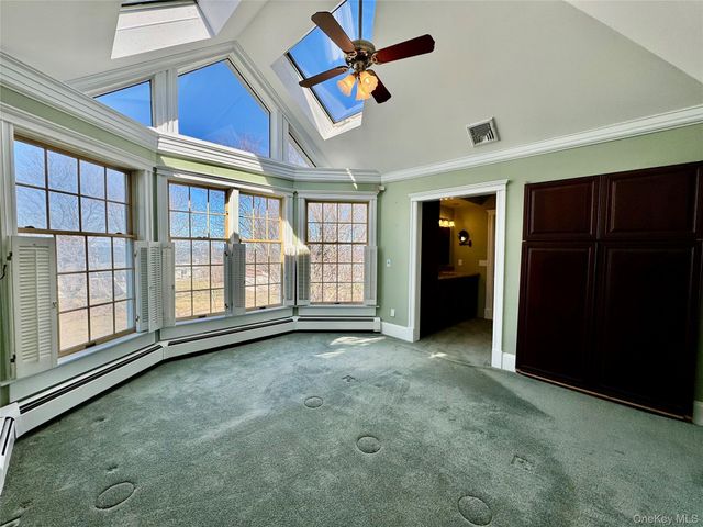 886 Sound Shore Road, Jamesport, NY 11901