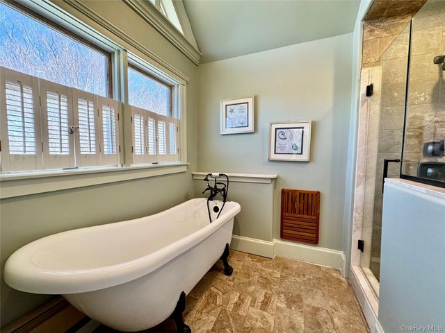 886 Sound Shore Road, Jamesport, NY 11901