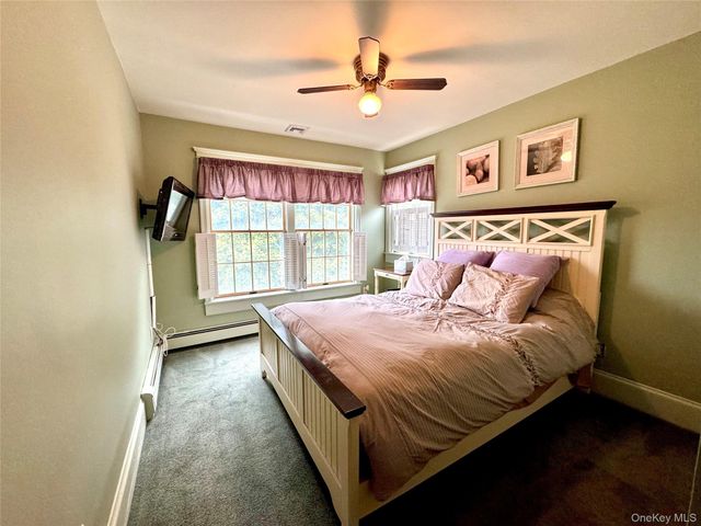 886 Sound Shore Road, Jamesport, NY 11901