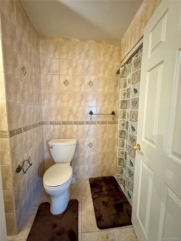 886 Sound Shore Road, Jamesport, NY 11901