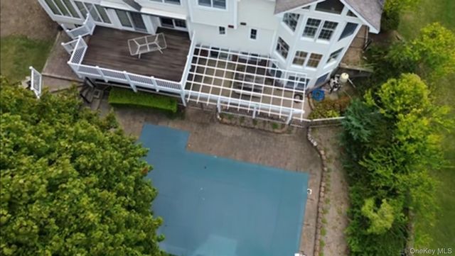 886 Sound Shore Road, Jamesport, NY 11901