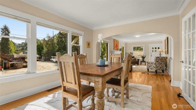 10015 68th Avenue S, Seattle, WA 98178