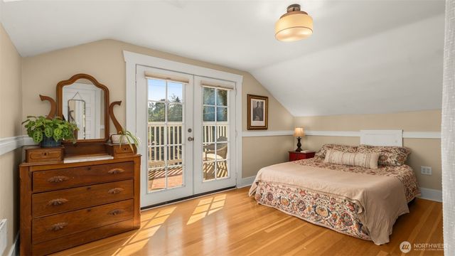 10015 68th Avenue S, Seattle, WA 98178