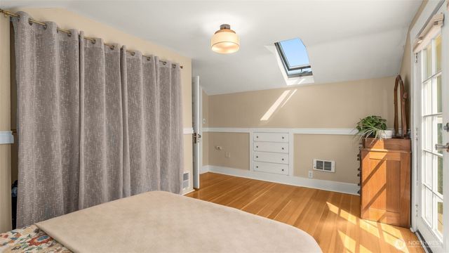 10015 68th Avenue S, Seattle, WA 98178