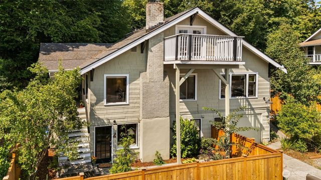 10015 68th Avenue S, Seattle, WA 98178