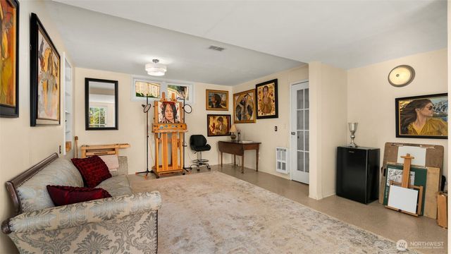 10015 68th Avenue S, Seattle, WA 98178