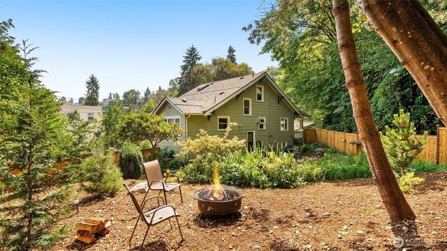 10015 68th Avenue S, Seattle, WA 98178