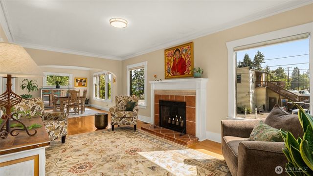 10015 68th Avenue S, Seattle, WA 98178