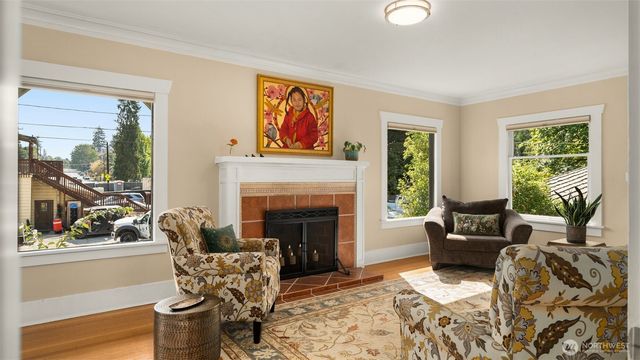 10015 68th Avenue S, Seattle, WA 98178