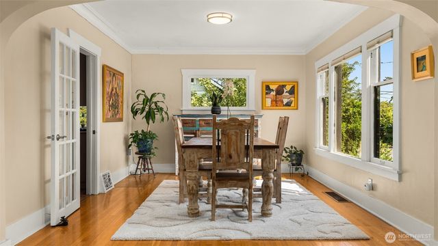 10015 68th Avenue S, Seattle, WA 98178