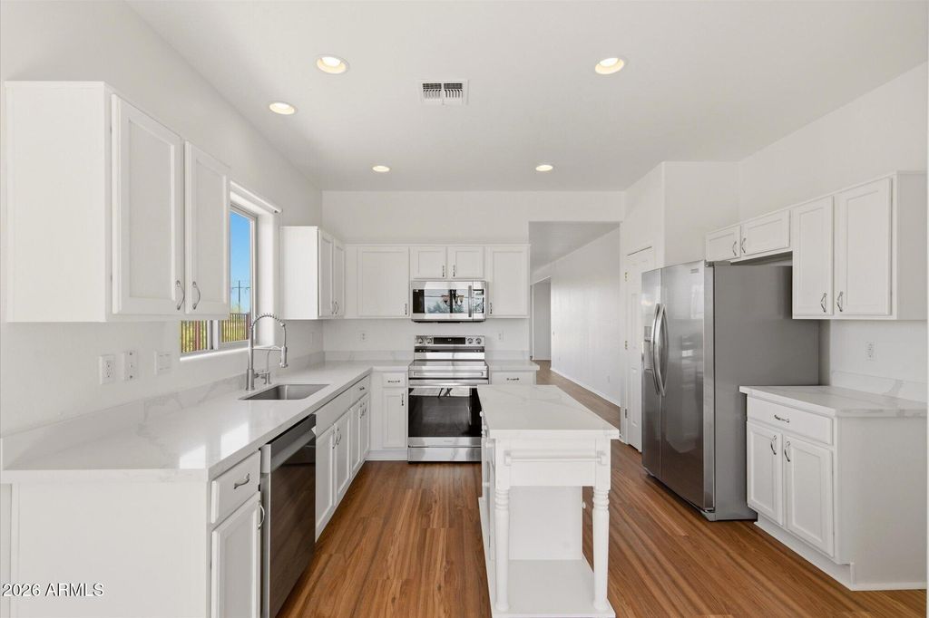 Image 12 of property listing at 8198 S OPEN TRAIL Lane, Gold Canyon, AZ 85118