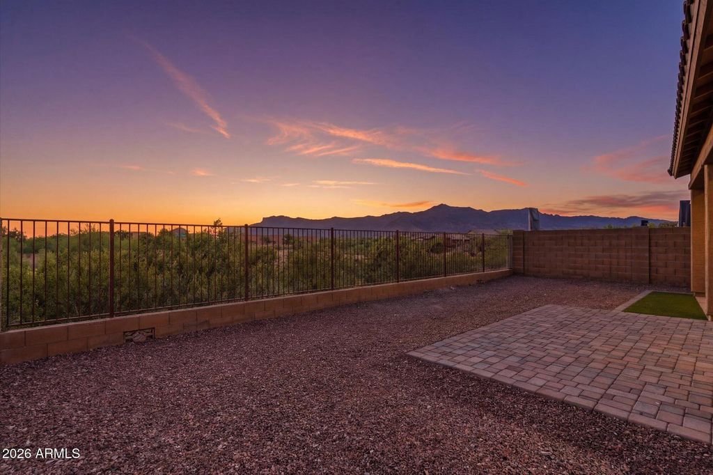 Image 3 of property listing at 8198 S OPEN TRAIL Lane, Gold Canyon, AZ 85118