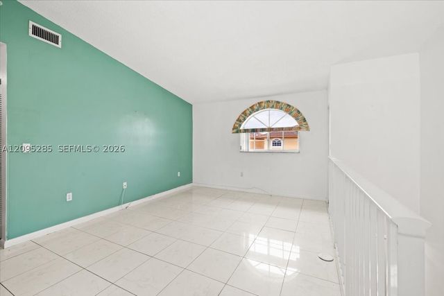 3554 W 80th St 202, Hialeah, FL 33018