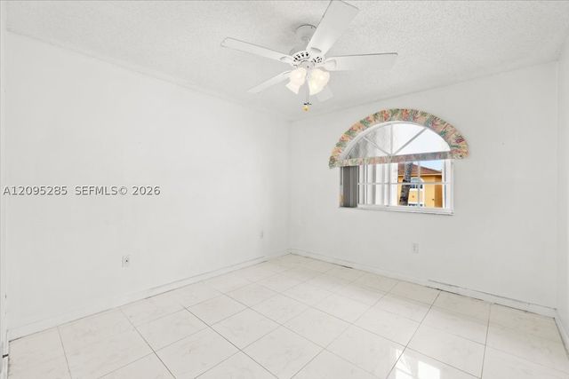 3554 W 80th St 202, Hialeah, FL 33018