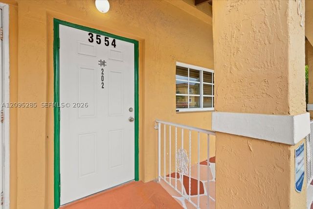 3554 W 80th St 202, Hialeah, FL 33018