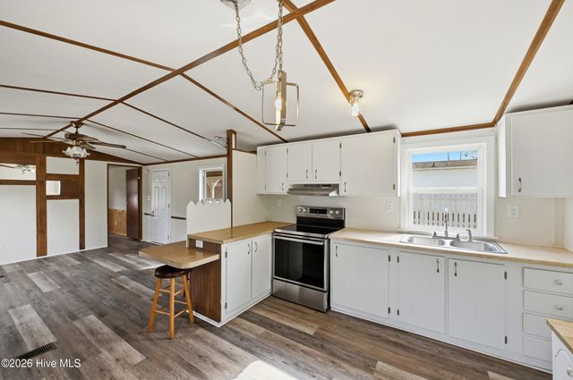 4812 Coastal Drive SE, Southport, NC 28461