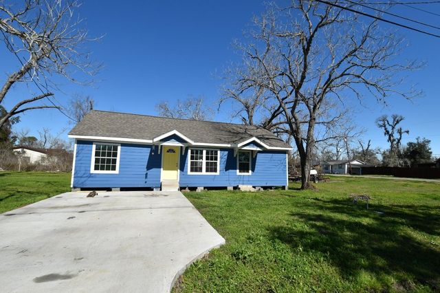 504 Cedar Street, Sweeny, TX 77480