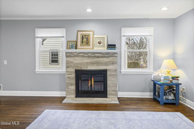 2041 Morrow Avenue, Niskayuna, NY 12309