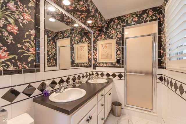 8535 Washington Boulevard, Indianapolis, IN 46240