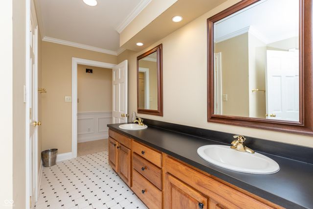 8535 Washington Boulevard, Indianapolis, IN 46240