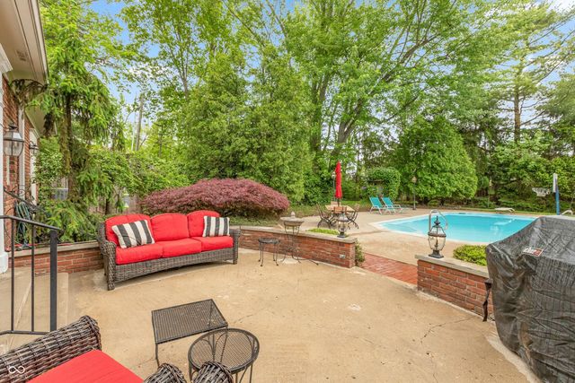 8535 Washington Boulevard, Indianapolis, IN 46240