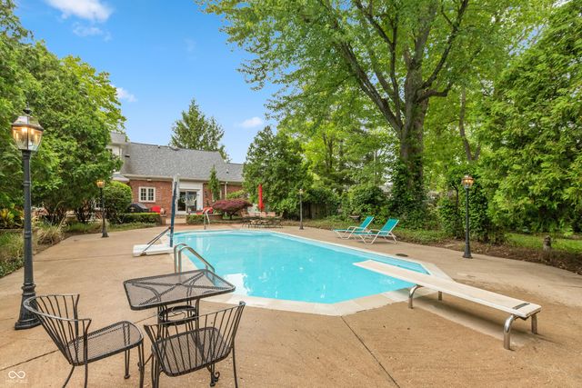 8535 Washington Boulevard, Indianapolis, IN 46240