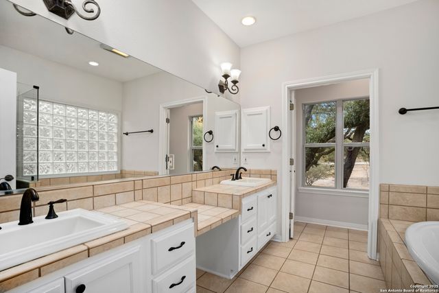 1245 Phantom Rider, Spring Branch, TX 78070