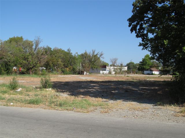 2822 Childs Street, Dallas, TX 75203