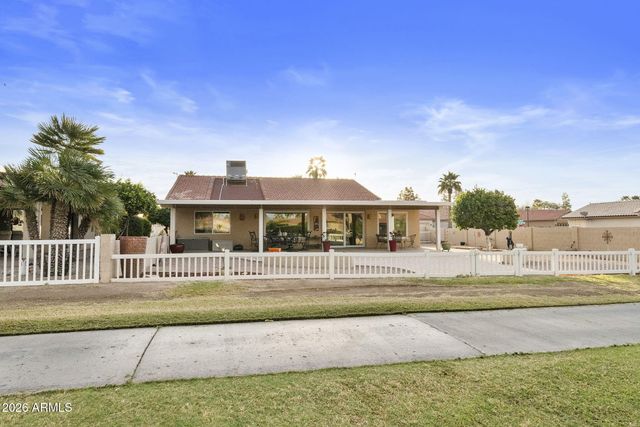 26020 S FLAME TREE Drive, Sun Lakes, AZ 85248