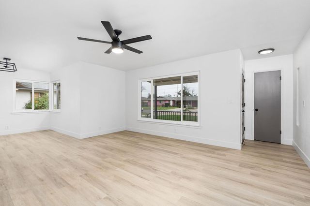 5011 E Harvey Avenue, Fresno, CA 93727