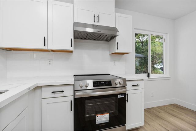 5011 E Harvey Avenue, Fresno, CA 93727