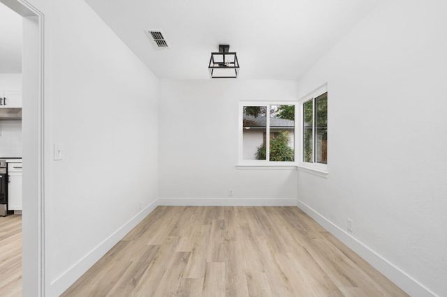 5011 E Harvey Avenue, Fresno, CA 93727