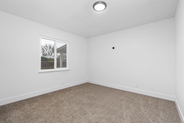 5011 E Harvey Avenue, Fresno, CA 93727