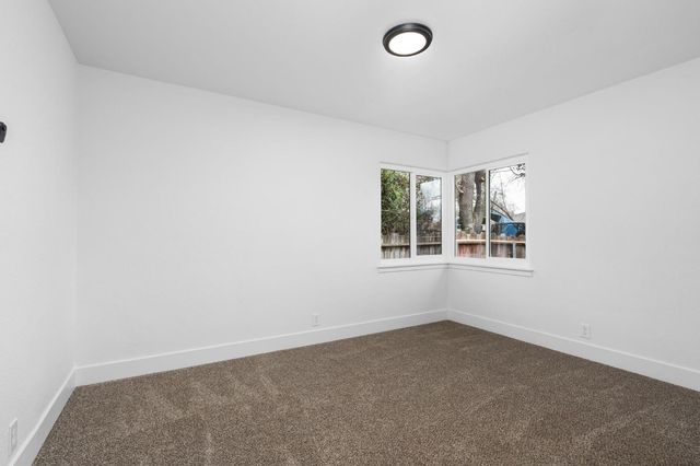 5011 E Harvey Avenue, Fresno, CA 93727