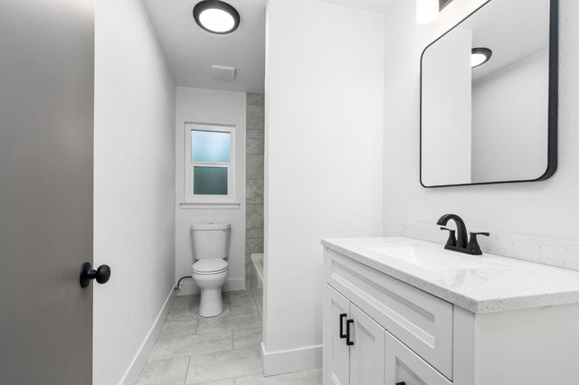 5011 E Harvey Avenue, Fresno, CA 93727