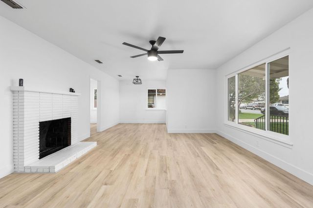 5011 E Harvey Avenue, Fresno, CA 93727