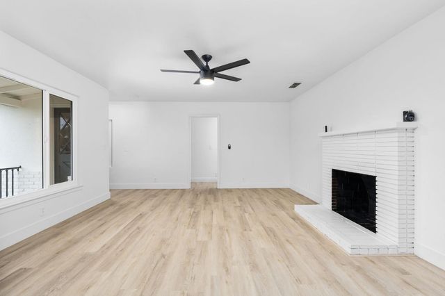 5011 E Harvey Avenue, Fresno, CA 93727