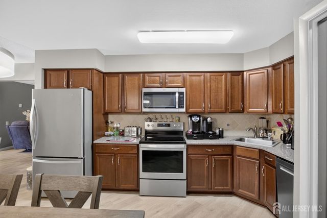 484 Fairton Drive Drive A, Monroe, NJ 08831