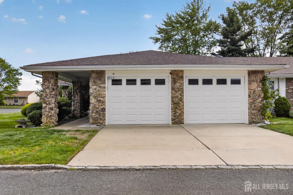 484 Fairton Drive Drive A, Monroe, NJ 08831