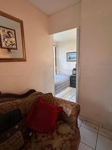17560 Atlantic Boulevard 109, Sunny Isles Beach, FL 33160