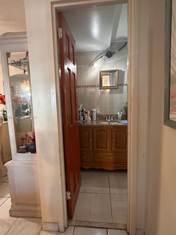 17560 Atlantic Boulevard 109, Sunny Isles Beach, FL 33160
