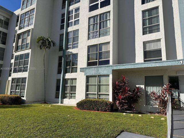 17560 Atlantic Boulevard 109, Sunny Isles Beach, FL 33160