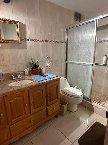 17560 Atlantic Boulevard 109, Sunny Isles Beach, FL 33160
