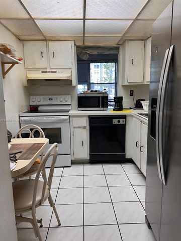17560 Atlantic Boulevard 109, Sunny Isles Beach, FL 33160