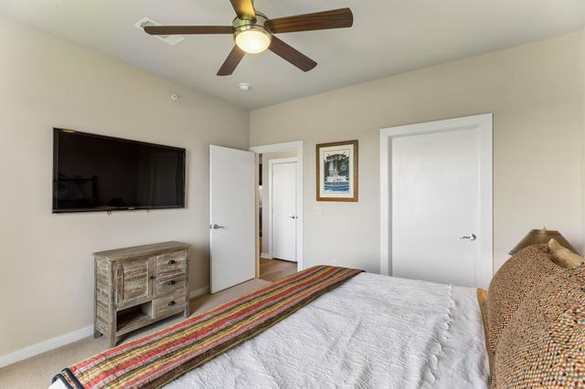 1900 Barton Springs RD 5032, Austin, TX 78704
